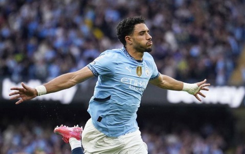 4亿欧元收入！法鹰8年卖前锋成就辉煌，德甲劲旅霸气崛起！