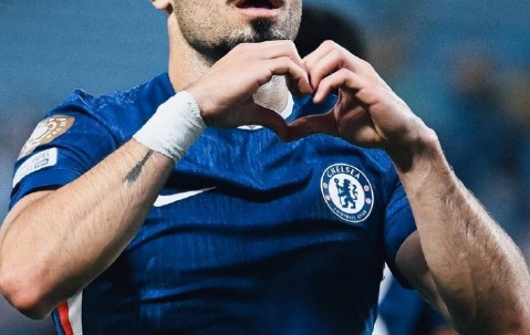 切尔西夺冠后加强引援，内托展示三座奖杯，赛季表现足够关键