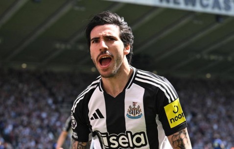 纽卡2-0击败切尔西，反超曼城升至第三，25岁AC米兰旧将利剑出鞘