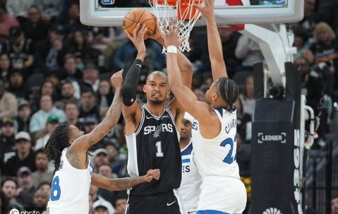 爱德华兹空砍新高55分 文班39+9马刺擒狼