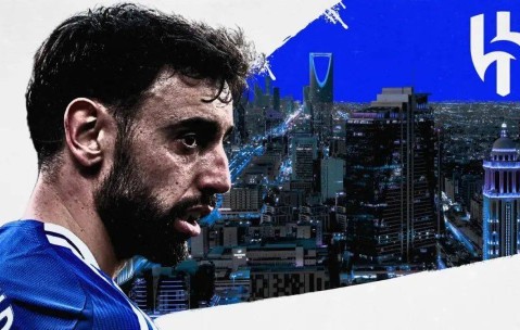 曼联崩盘之夜！欧联杯丢冠+裁员200人血泪真相：1亿英镑收入蒸发，队长2亿天价转会倒计时！