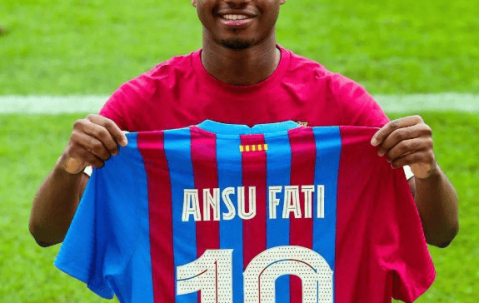 从身价1亿到免费去法甲！巴萨22岁天才陨落，身穿10号成诅咒