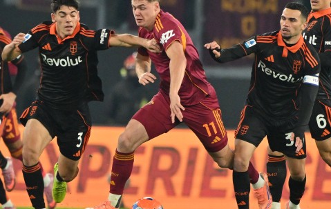 （体育）足球——意甲：罗马胜科莫