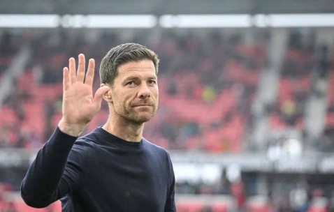 红牌催生进球，阿隆索的新玄学