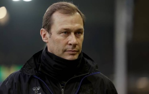 埃弗顿名宿弗格森出席球迷父亲葬礼，网友：他是真正的人民英雄