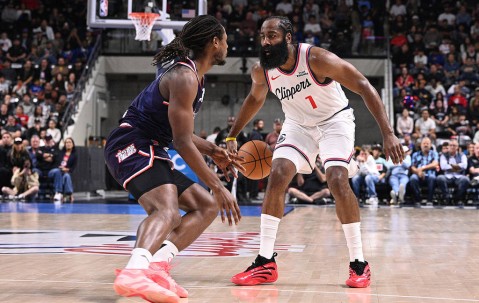 季前赛-保罗15+6+4哈登5+2+9 快船大胜广州龙狮