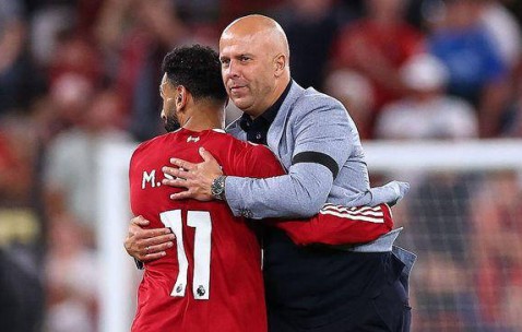 萨拉赫重返利物浦首发内幕揭秘！斯洛特权衡利弊，多方支持力保红军核心归队