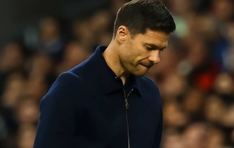 阿隆索帅位堪忧，两大潜在继任者浮出水面，齐达内和渣叔谁更适合？