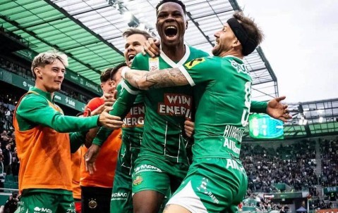 曼联冬窗首签浮现！1500万锁定法甲抢断王 球员已同意加盟