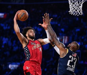 爱德华兹8分获MVP詹姆斯5+4 星辰队大胜条纹队夺冠