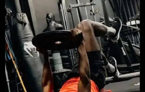 31岁欧冠中卫！祖马加盟泰山队悬而未决，体检结果成关键因素