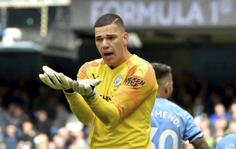 记者：经纪人将埃德森推荐给费内巴切，曼城要价1500万欧元