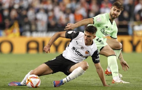 西甲深夜爆冷预警：巴伦西亚主场誓破颓势，赫塔费客场冲前三能否稳赢？