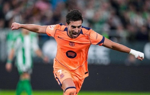 巴萨连进五球逆转取胜，悍将戴帽助力豪取西甲六连胜稳守榜首