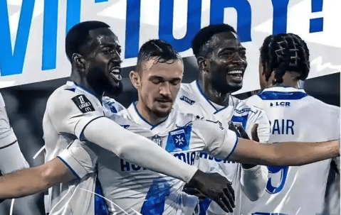 法甲焦点战：布雷斯特VS欧塞尔，主队稳占上风