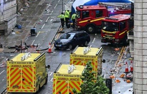 驾车冲撞利物浦队夺冠庆祝球迷！英国54岁男子被判21年6个月