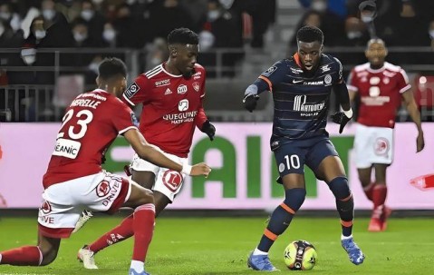 埃因霍温VS那不勒斯！落魄豪门生死战，三大看点定胜负