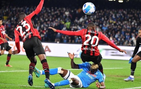 意甲对决：那不勒斯主场迎战卡利亚里，榜首之争与保级大战的碰撞