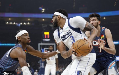 亚历山大33+5+6浓眉仅拿2分 雷霆大胜独行侠迎14连胜