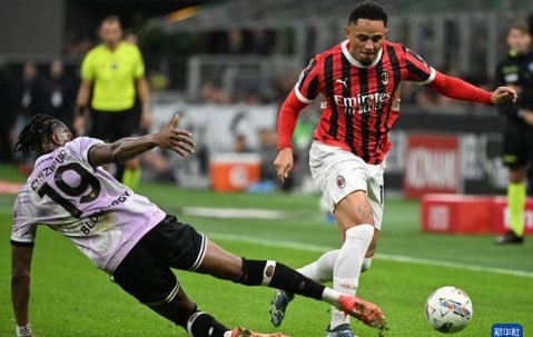 意甲焦点战：乌迪内斯“铁桶阵”能否锁死AC米兰的锋线狂飙？