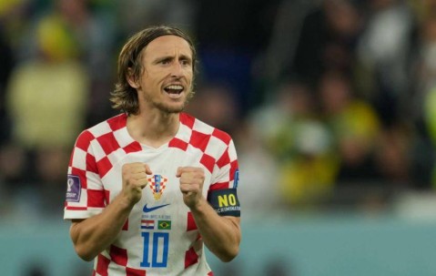 后院起火！莫德里奇意甲踢球，自家球队却在英冠为保级2-1绝杀