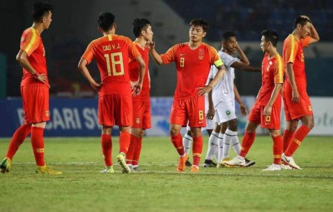 塞蒂恩刚从国安下课就官宣执教欧冠豪门！同时邀请张源和张玉宁入队留洋，古加意外领衔