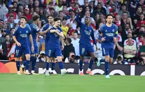 7大名帅难救红魔！曼联冲冠唯一希望，为何非他不可？