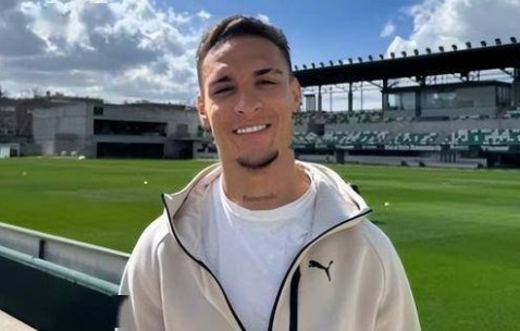 狂降6000万欧！曼联铁心要甩包袱，碰到西甲穷人，只肯掏2000万欧