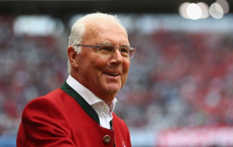 帝国基石：贝肯鲍尔如何以三重王权加冕德甲永恒之神