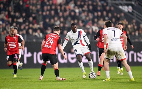 法甲争冠白热化：1-3，巴黎圣日耳曼7连胜终结,多赛一场仅领先2分