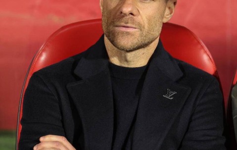 皇马将德甲球星列入夏窗引援名单，但面临来自宿敌的实质性兴趣威胁