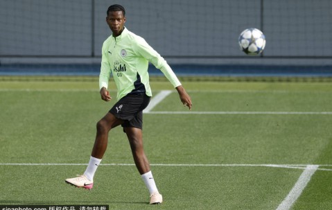 曼城青训的未来之星：17岁小将麦凯杜如何崭露头角