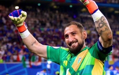 曼城创纪录！多纳鲁马周薪26万英镑，瓜迪奥拉：世界最高薪门将