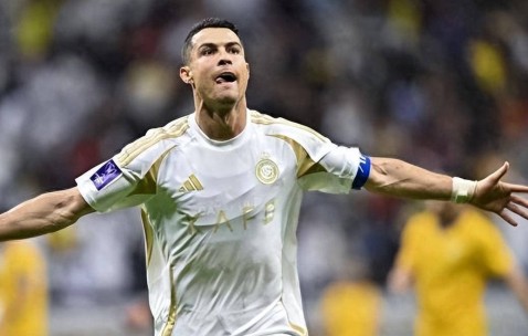 C罗或将离开沙特联，西甲平民球队追逐，签约难题重重