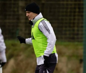 马奎尔伤情曝光卡里克如释重负!队友盼其续约,称曼联若让他走太离谱