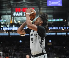 新鹰王卡斯尔荣膺上周最佳 恩比德小卡文班获提名