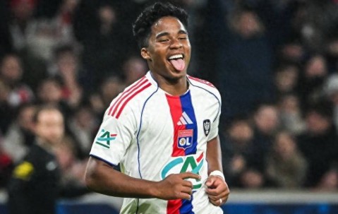 皇马前锋首次戴帽在里昂 阿隆索弃用后下课 恩德里克法甲10分发挥