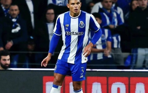 7天2冠全丢太扎心！62岁穆帅又喊“最好的队输了”，本菲卡崩了