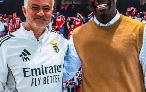 穆里尼奥迎来两场关键战，狂人依然骄傲，本赛季大有希望夺冠