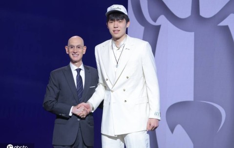 美记:杨瀚森比赛感觉和约基奇很像 空间感知能力好