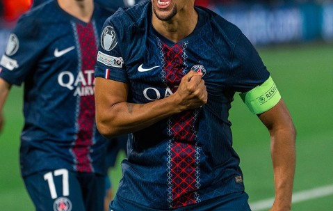 巴黎备战巴萨前连损大将，恩里克的卫冕冠军怎么了？