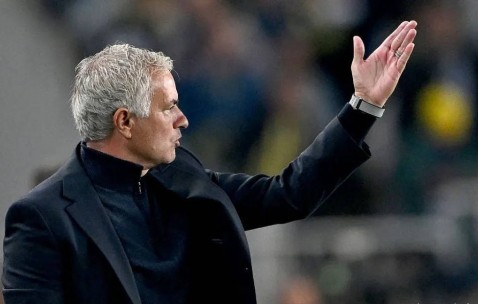 穆里尼奥解约费内巴切，欧洲转会市场掀起波澜