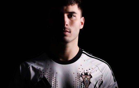 昔日西甲铁卫在新东家惨遭无视，泰山队及时止损，做了最明智决定