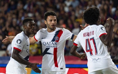 不敌大巴黎后，弗里克才发现不对劲，难怪恩里克一直按兵不动