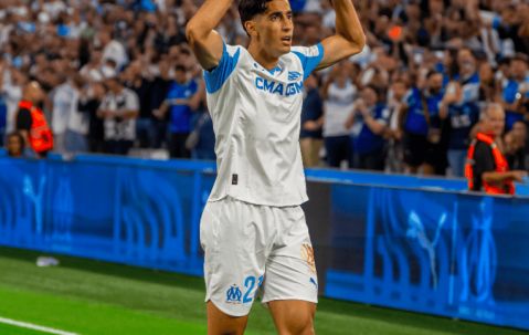 0-1！14.7亿国家德比：卫冕冠军联赛+欧冠全胜惨遭终结 让出榜首