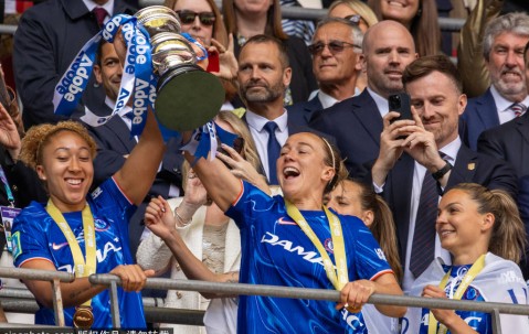 铁锤帮“祸从口出”！英超赛场再现恐同阴霾，西汉姆联遭重罚敲响警钟！