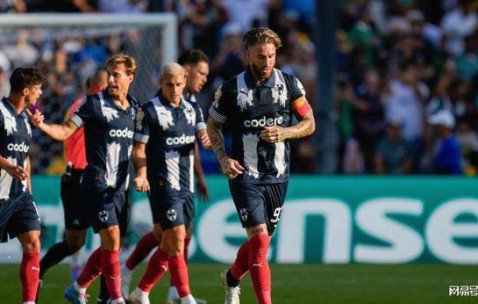 39岁拉莫斯逆袭！完美妻子相伴，悬殊8岁姐弟恋，育四子如此诱人