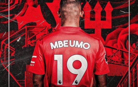 姆贝莫通过曼联体检将穿19号！阿莫林要求快买中锋，已接洽大巴黎射手