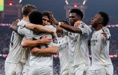 阿隆索下课为何显得突兀——安切洛蒂去年同期明明用一场2:5提供了一个底线