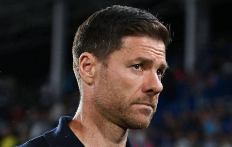 阿隆索下课新风波揭秘！球星爆料其硬碰皇马高层，结局早有预兆